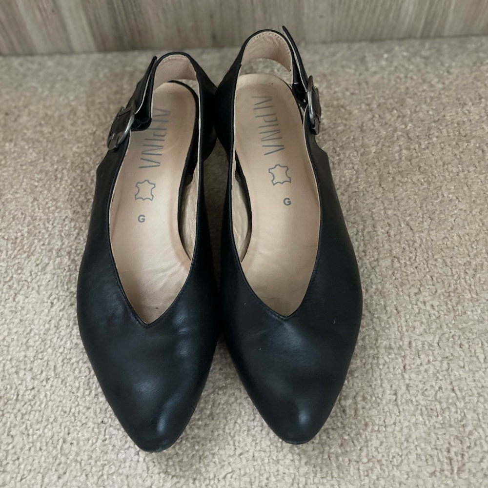 EUC EUROPEAN ALPINA LOW HEEL  BLACK LEATHER SLING BACK SANDALS SZ(UK4) US6